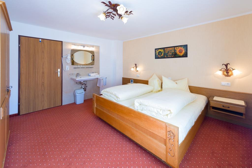 Apartamento Haus Enzian Lermoos Habitación foto