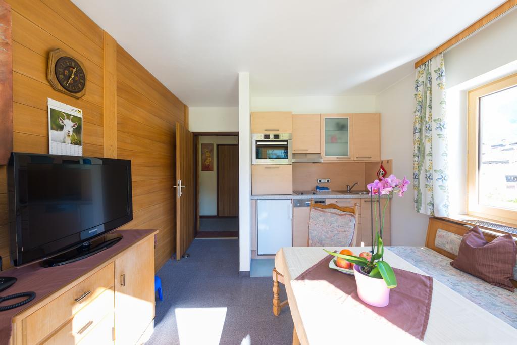 Apartamento Haus Enzian Lermoos Habitación foto