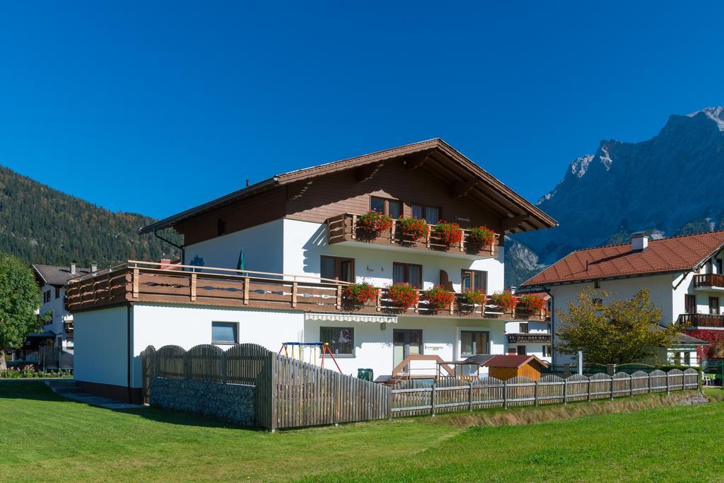 Apartamento Haus Enzian Lermoos Exterior foto